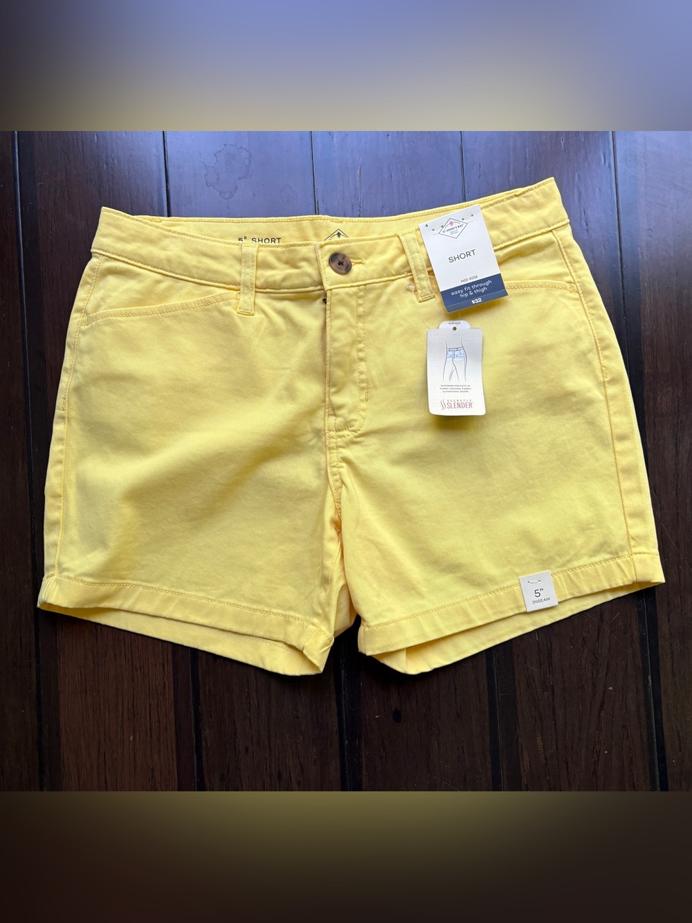 NWT St John's Bay Women's Shorts Yellow 5" Inseam 4 tropical feminine timeless